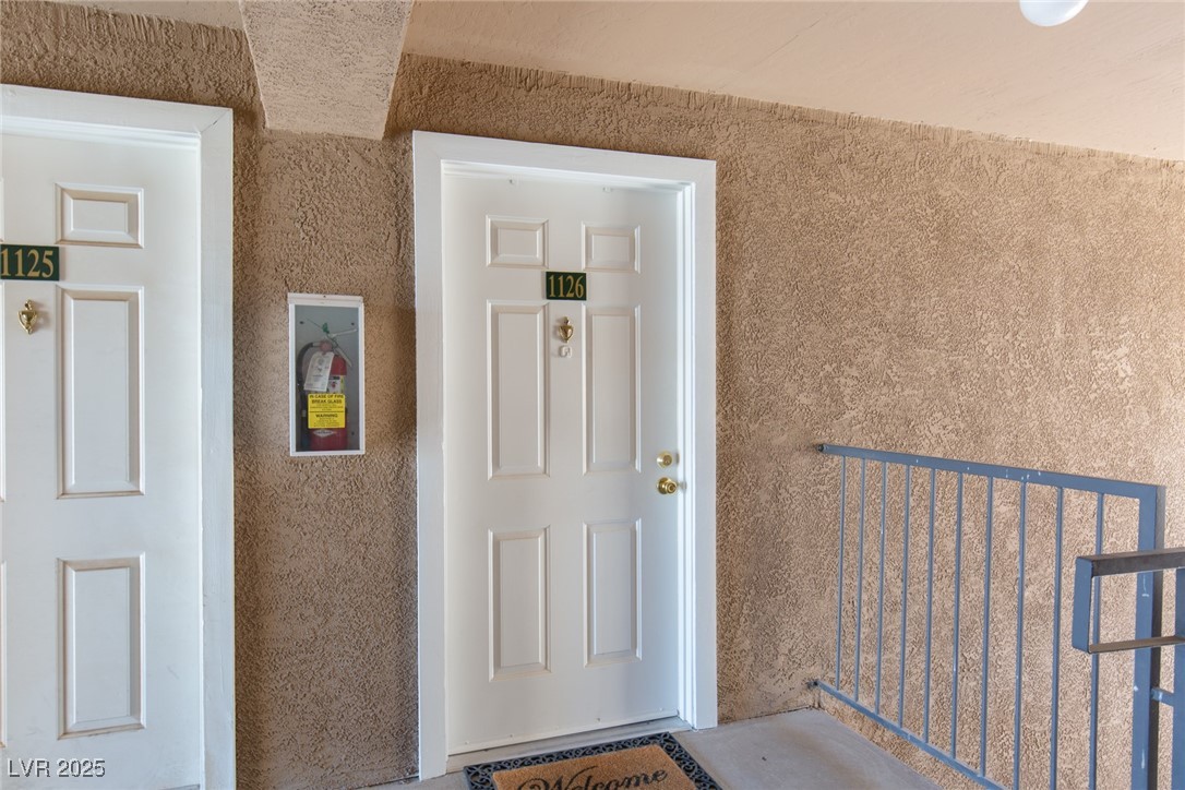 231 West Horizon Ridge Parkway 1126 Property Photo 2