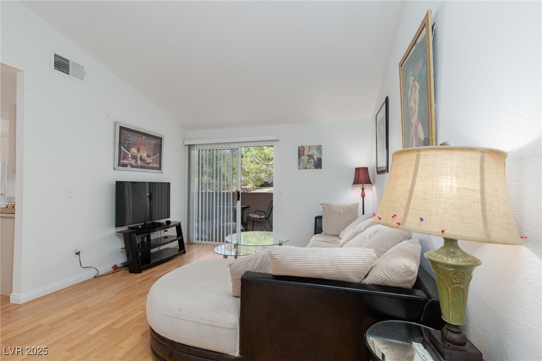 231 West Horizon Ridge Parkway 1126 Property Photo 4