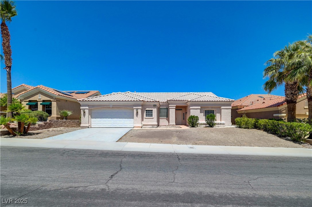 2124 Bay Tree Drive Property Photo 3