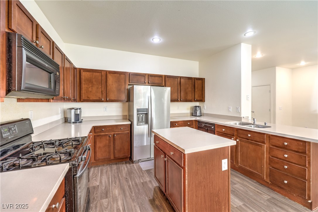 6623 Hurkling Stone Avenue Property Photo 5