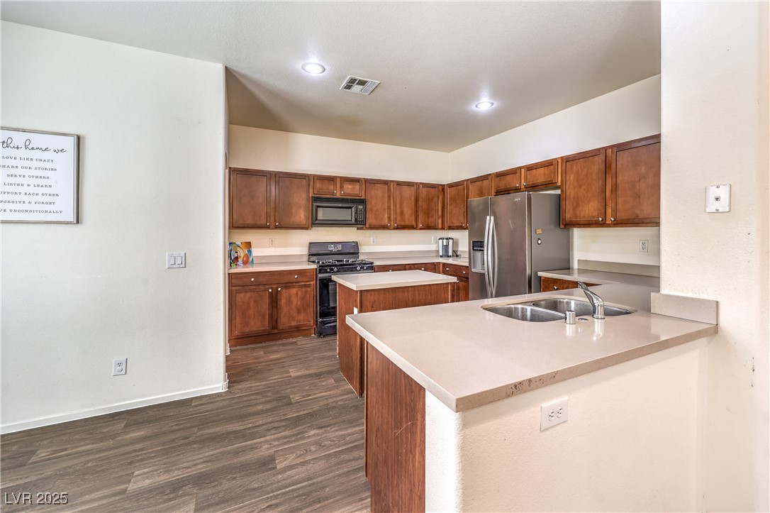 6623 Hurkling Stone Avenue Property Photo 8