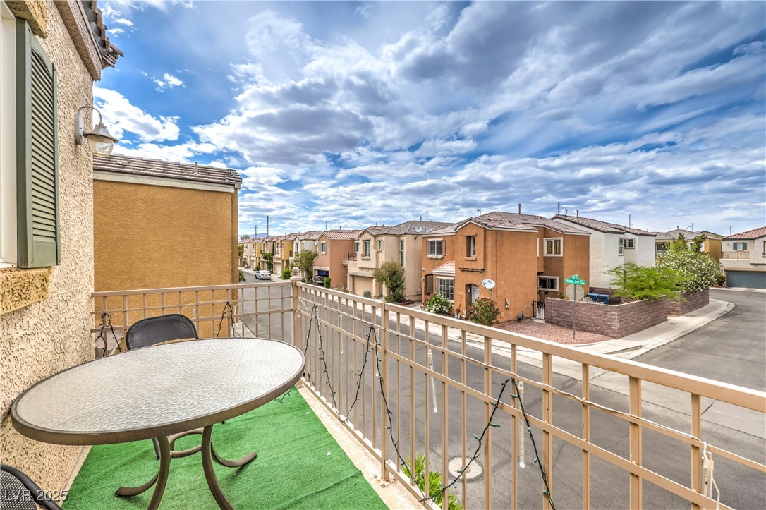 6623 Hurkling Stone Avenue Property Photo 14