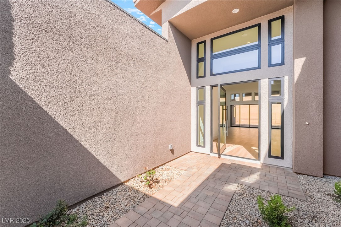 137 Tre Pietre Street Property Photo 3