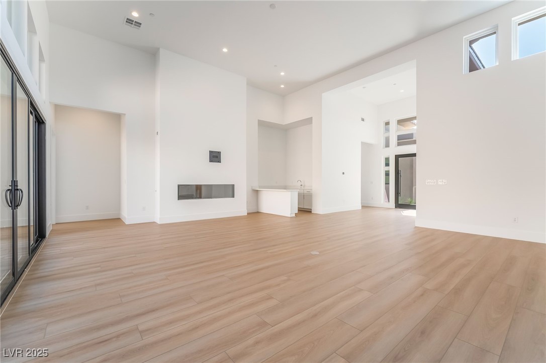 137 Tre Pietre Street Property Photo 8