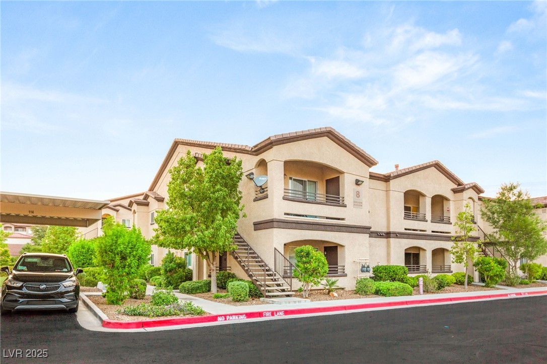2291 West Horizon Ridge Parkway 8248 Property Photo 1