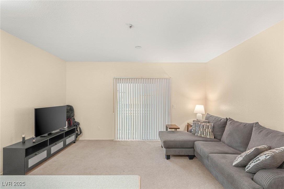 2291 West Horizon Ridge Parkway 8248 Property Photo 10