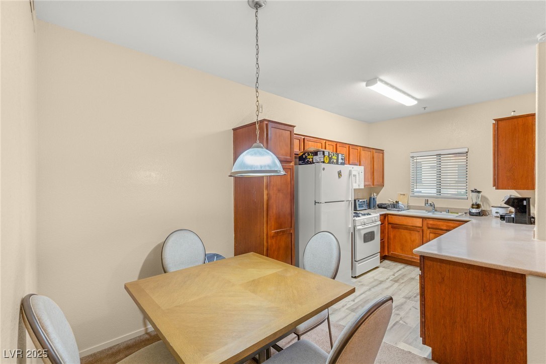 2291 West Horizon Ridge Parkway 8248 Property Photo 13