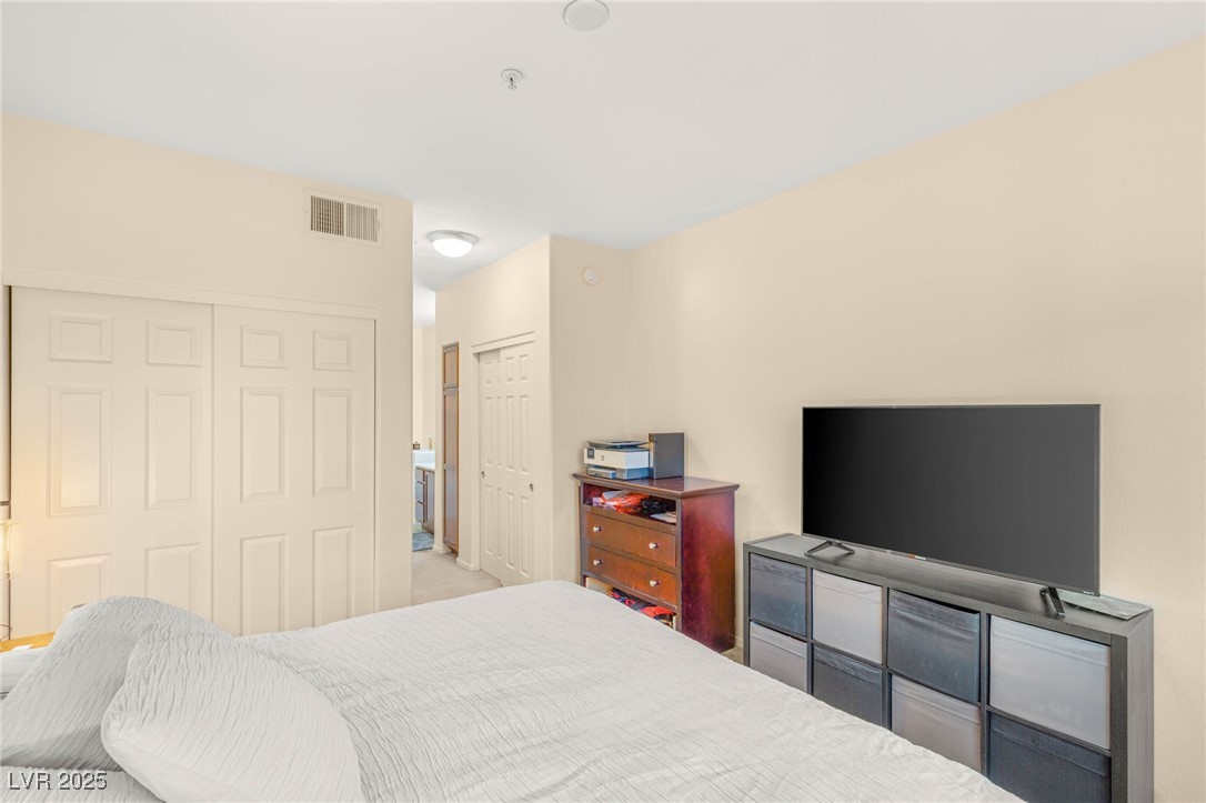 2291 West Horizon Ridge Parkway 8248 Property Photo 22