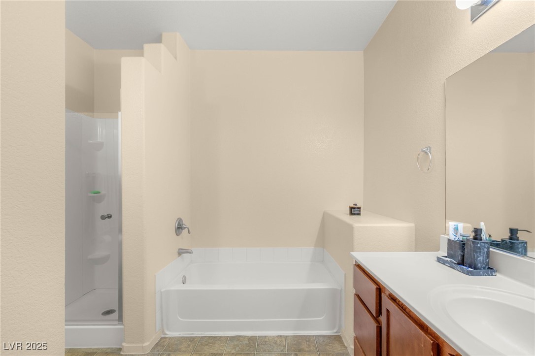 2291 West Horizon Ridge Parkway 8248 Property Photo 24