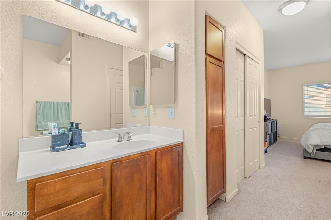 2291 West Horizon Ridge Parkway 8248 Property Photo 26