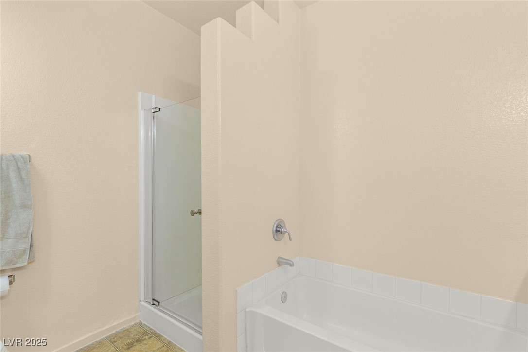 2291 West Horizon Ridge Parkway 8248 Property Photo 28