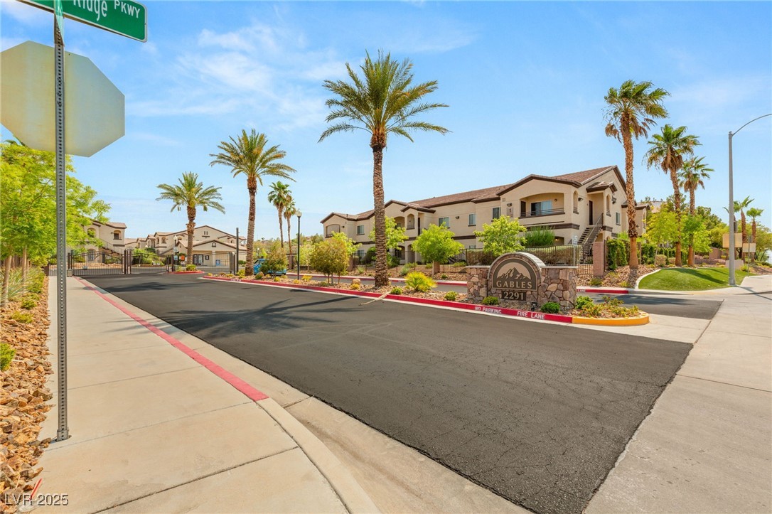 2291 West Horizon Ridge Parkway 8248 Property Photo 39
