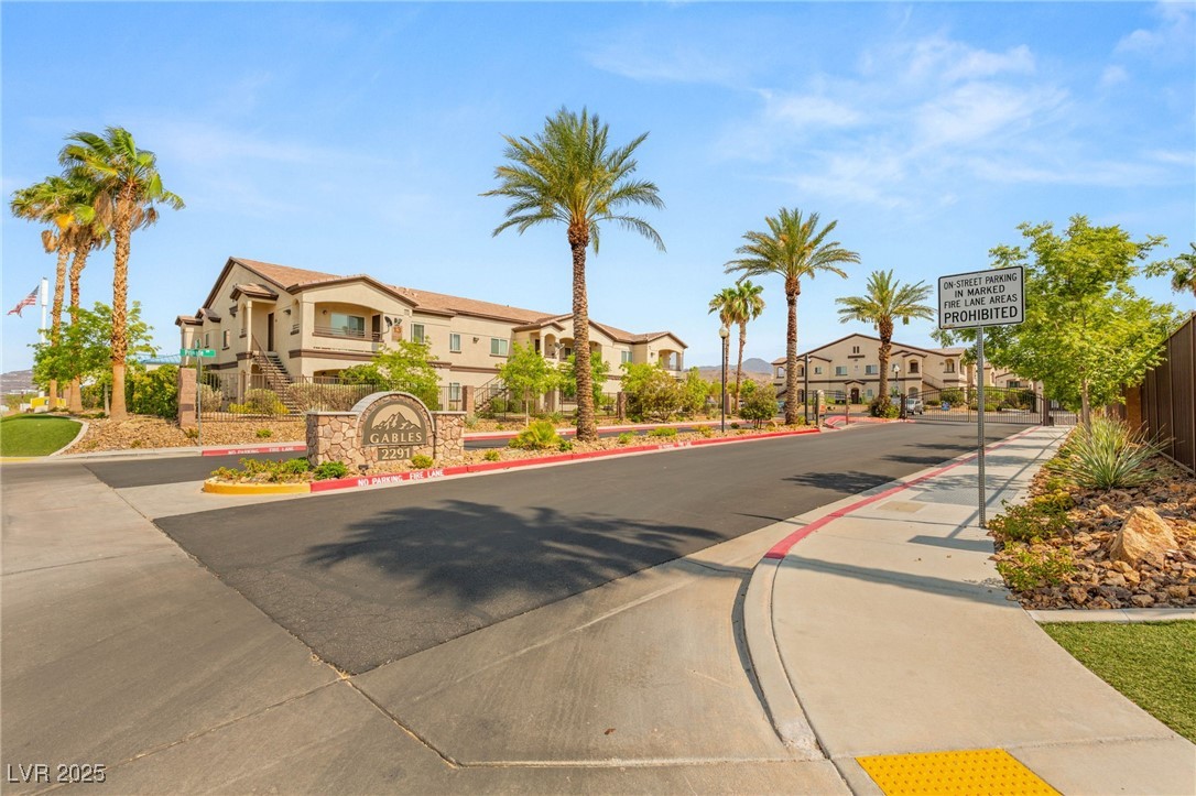 2291 West Horizon Ridge Parkway 8248 Property Photo 40