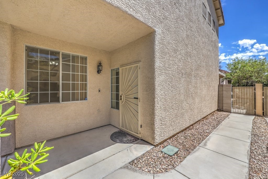 5209 Mantua Court Property Photo 3