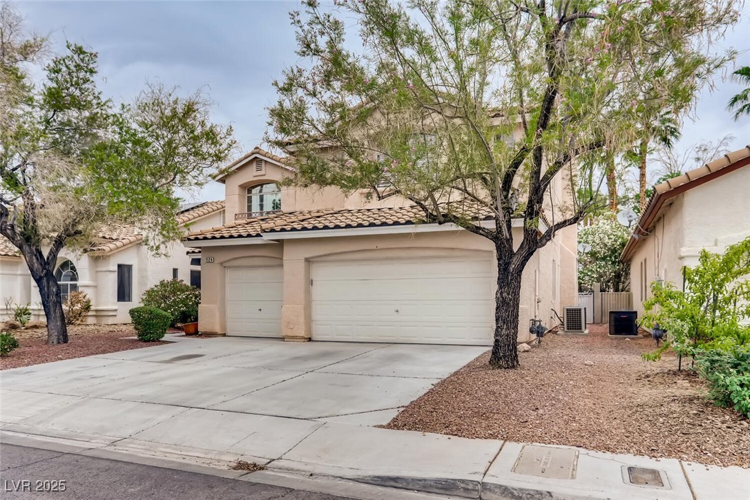 1124 Coral Rainbow Avenue Property Photo 1