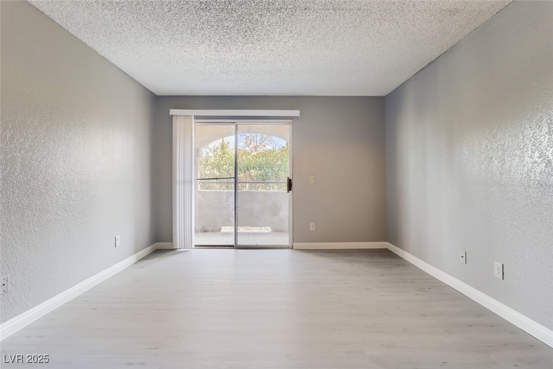 220 Mission Newport Lane 106 Property Photo 5