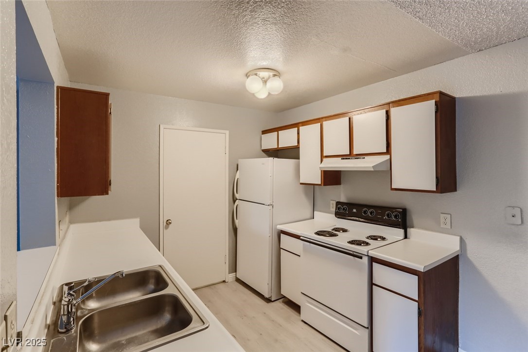220 Mission Newport Lane 106 Property Photo 7