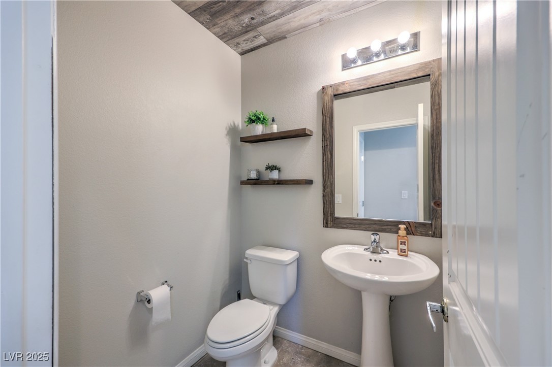 9237 South Chieftain Street Property Photo 3