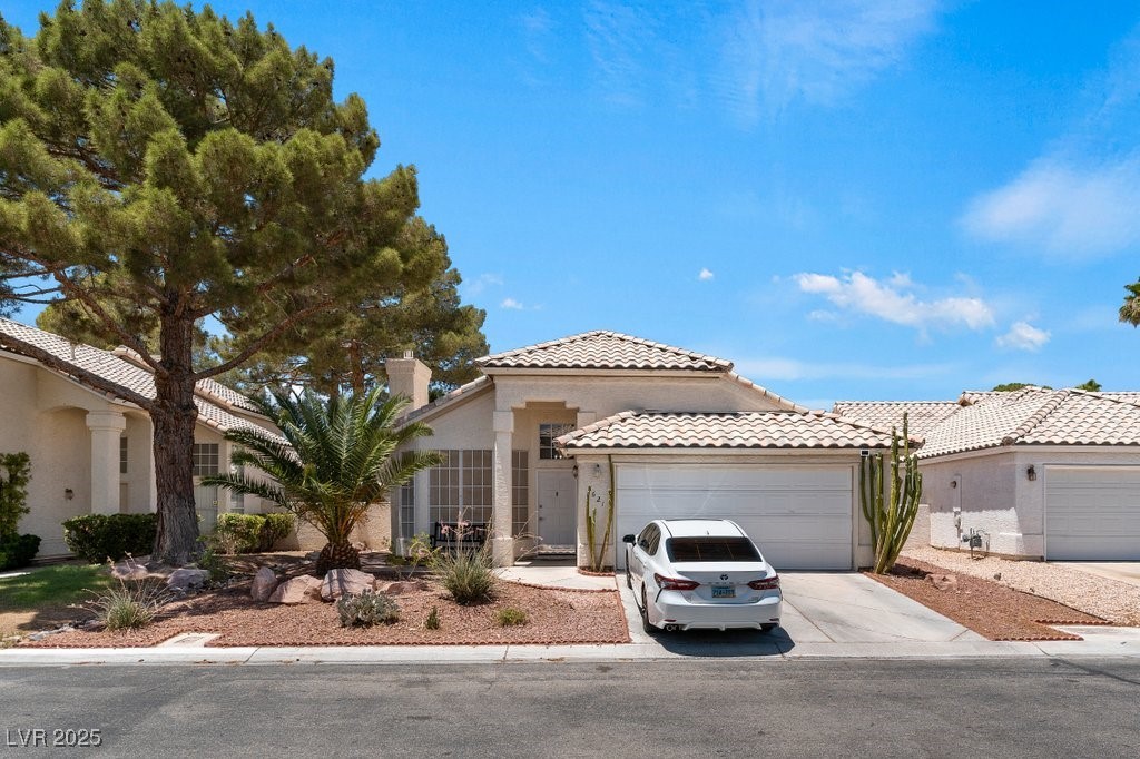 5621 Desert Creek Way Property Photo 1