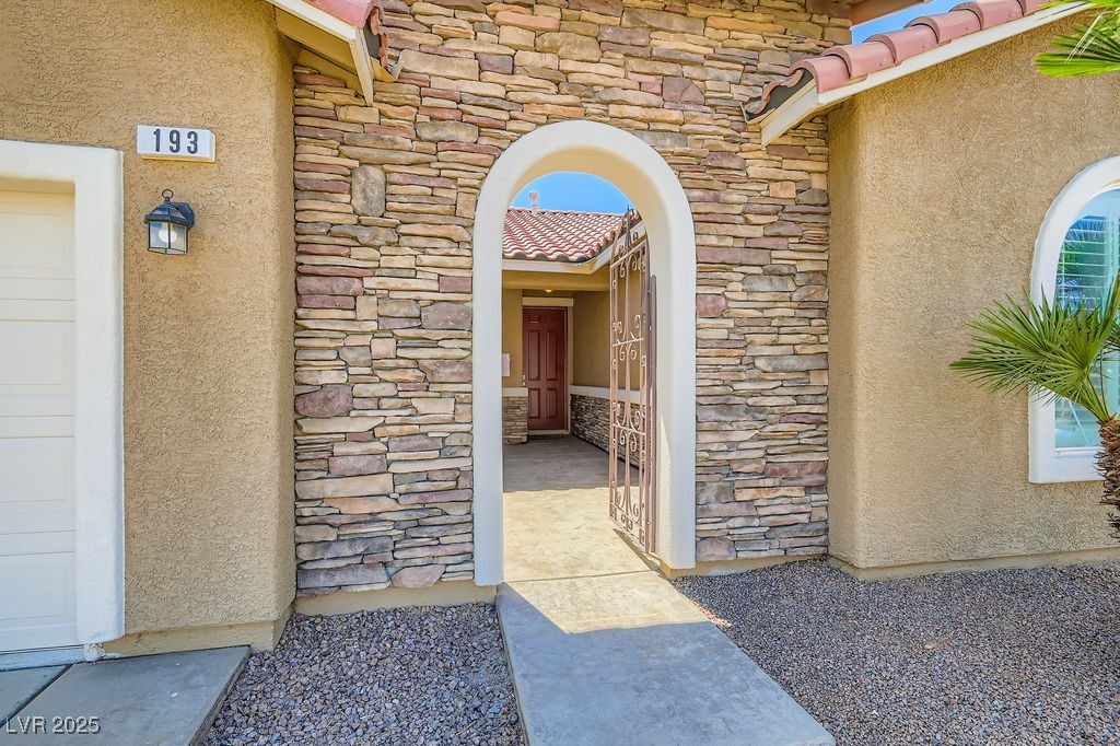 193 Lynbrook Street Property Photo 4