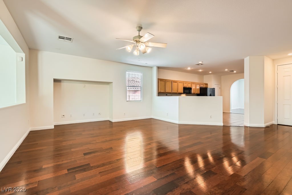 193 Lynbrook Street Property Photo 6