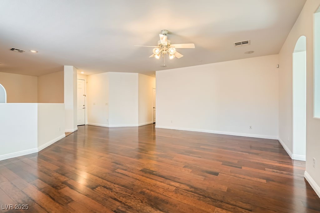 193 Lynbrook Street Property Photo 7