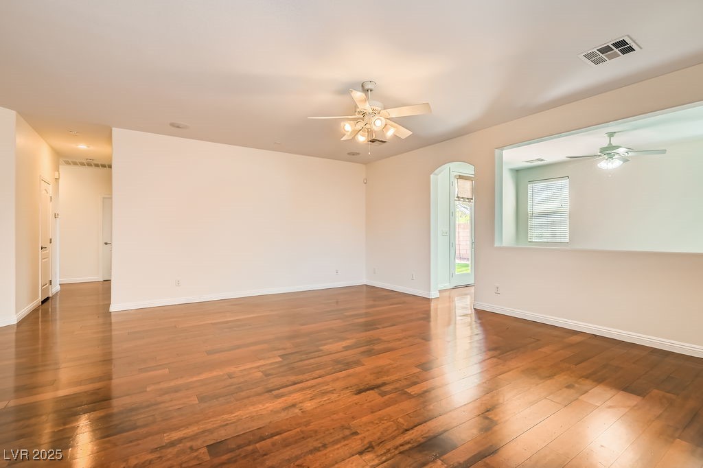 193 Lynbrook Street Property Photo 8