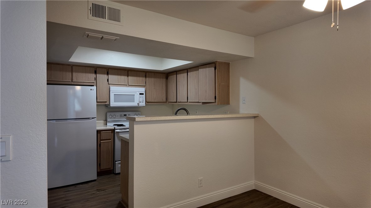 8455 West Sahara Avenue 130 Property Photo 10