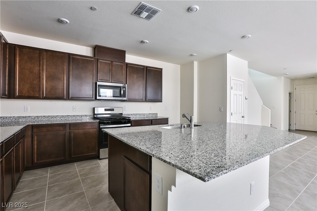 3464 Covilha Lane Property Photo 11