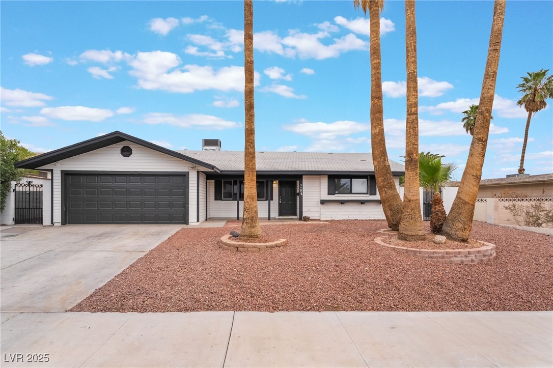 3992 Chinchilla Avenue Property Photo 1