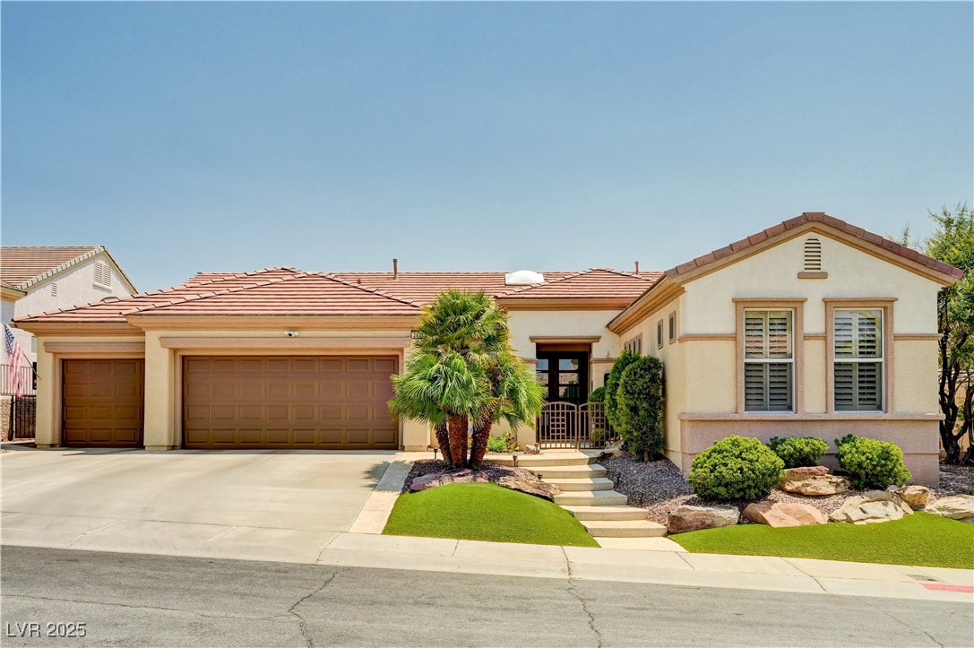 2831 Somerset Springs Drive Property Photo 1