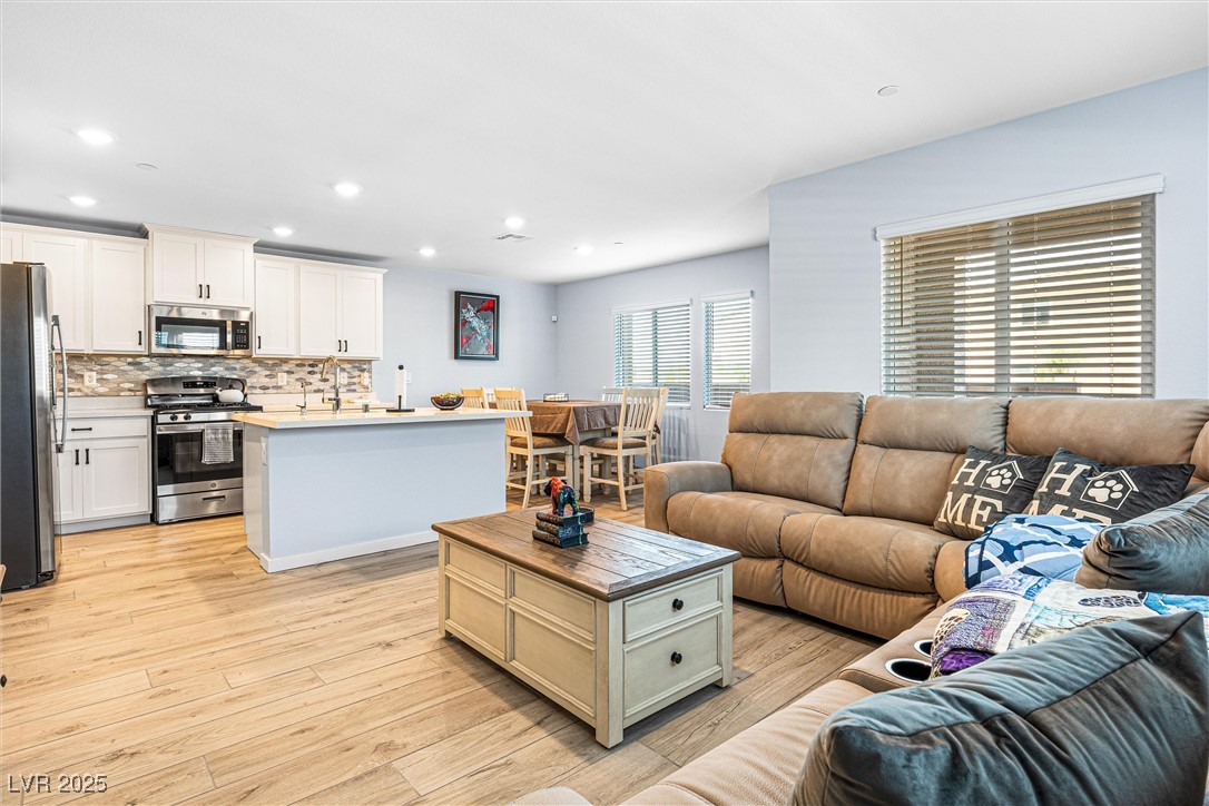 906 Cadence View Way Property Photo 10