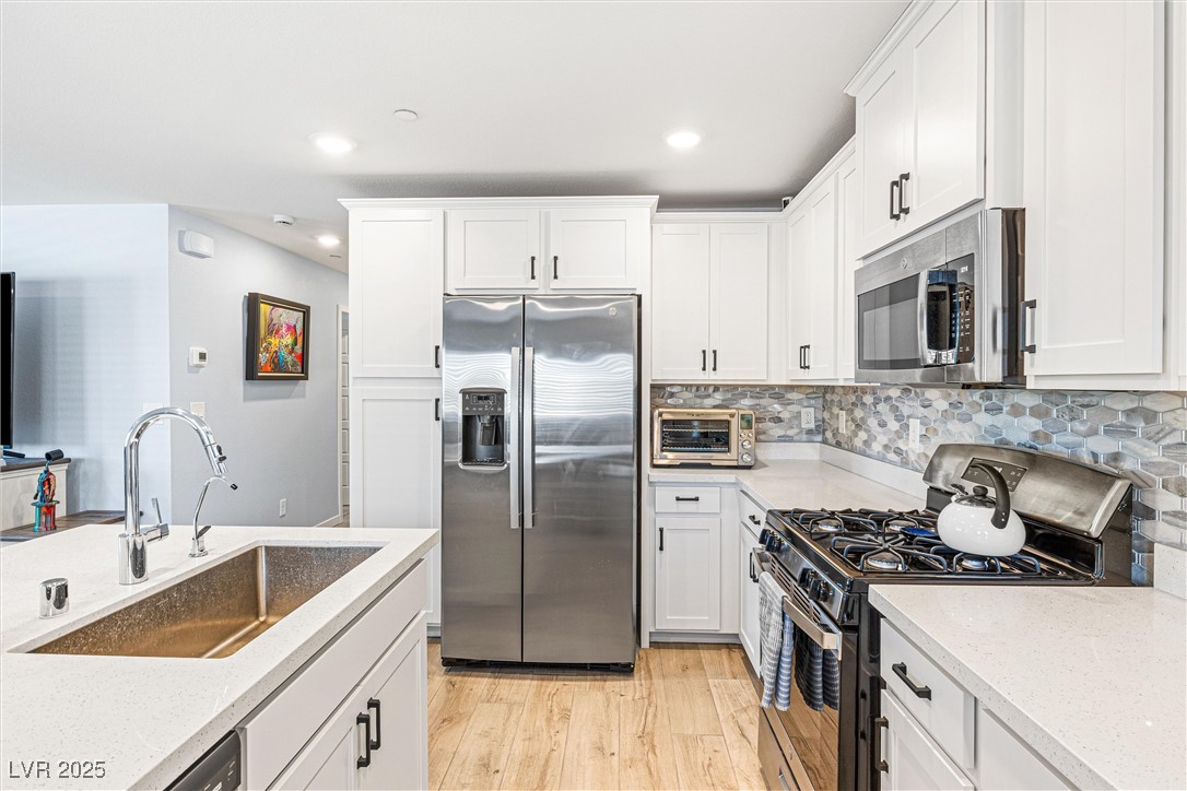 906 Cadence View Way Property Photo 13