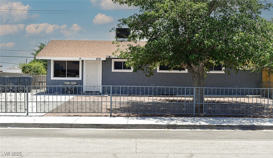2712 Brady Ave Avenue Property Photo 1