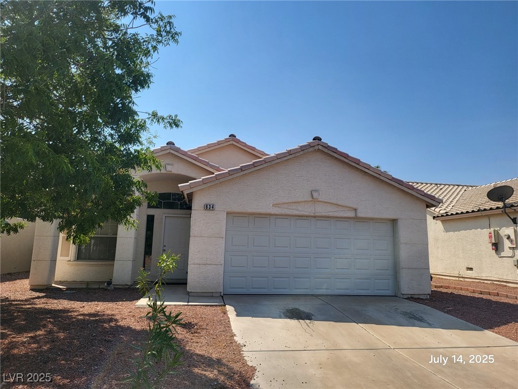 634 Holly Bush Court Property Photo 1