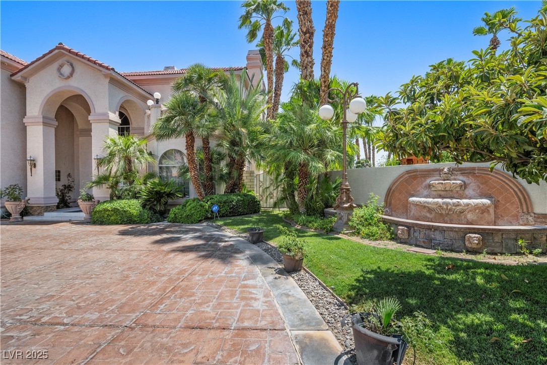 2563 Aviv Court Property Photo 1