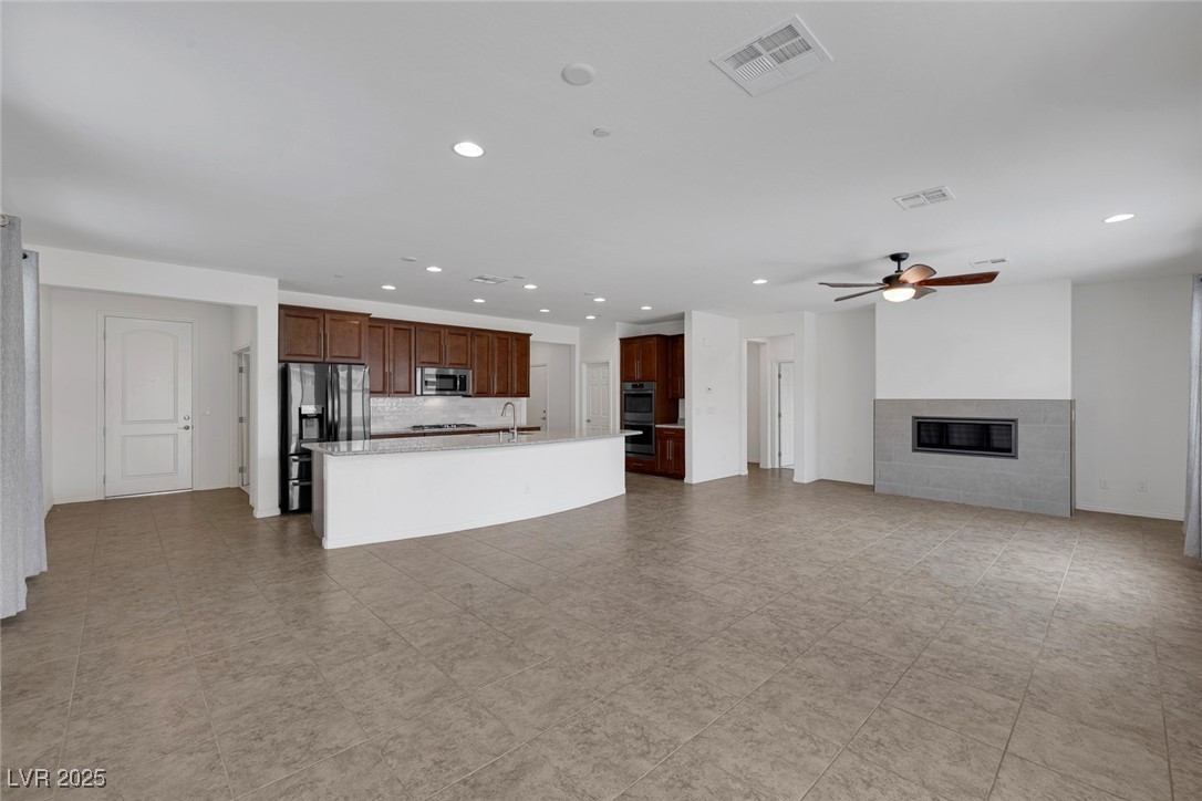 489 Intonation Street Property Photo 12