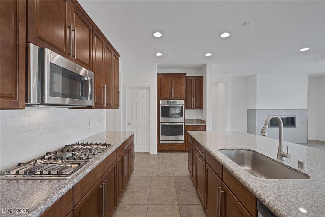 489 Intonation Street Property Photo 15