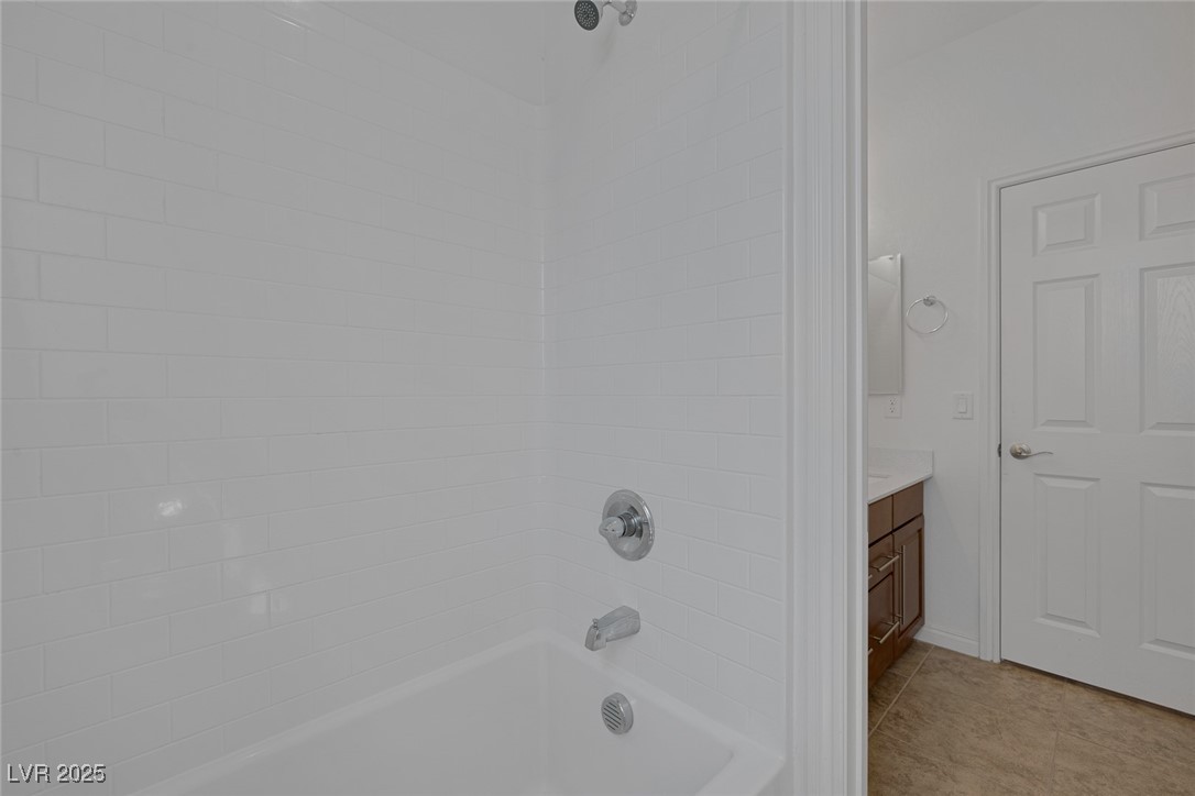 489 Intonation Street Property Photo 38