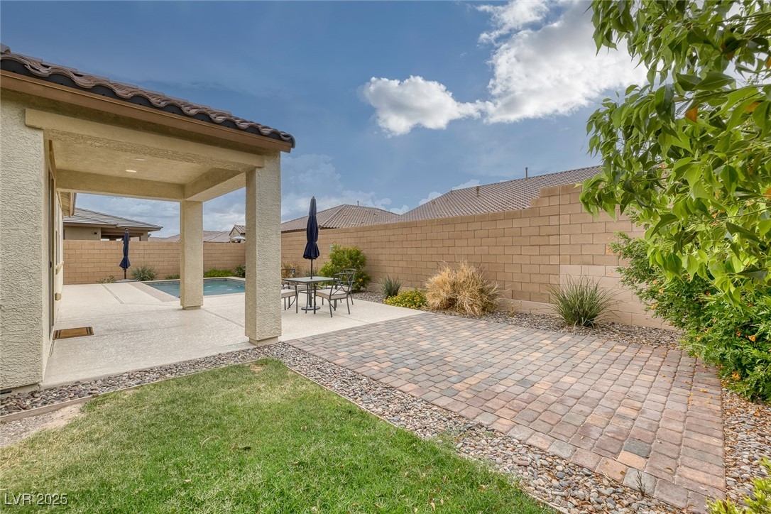 489 Intonation Street Property Photo 42