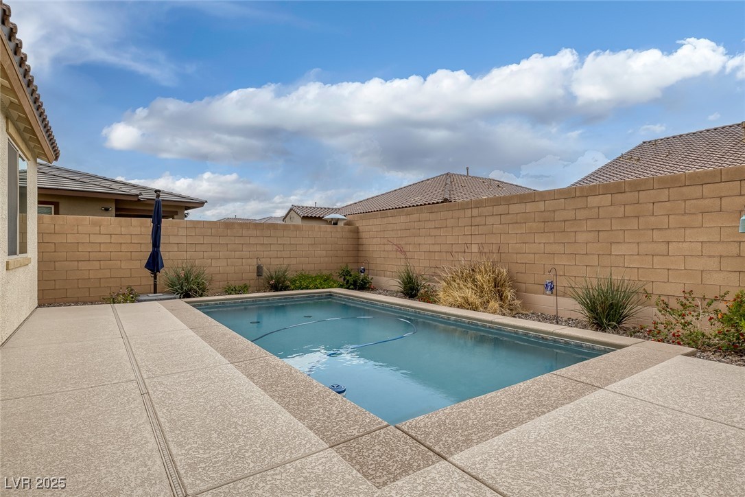 489 Intonation Street Property Photo 44