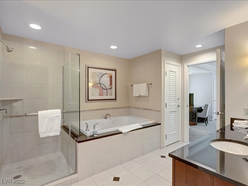 125 East Harmon Avenue 220 Property Photo 16