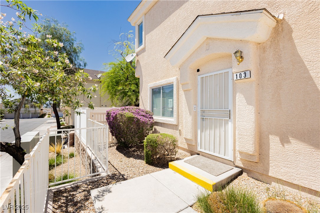 3041 Gary Cooper Street 103 Property Photo 2