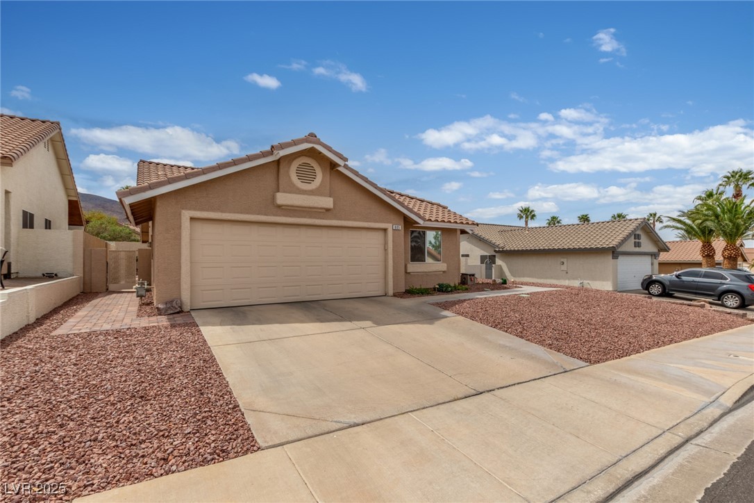 805 Blue Springs Drive Property Photo 1