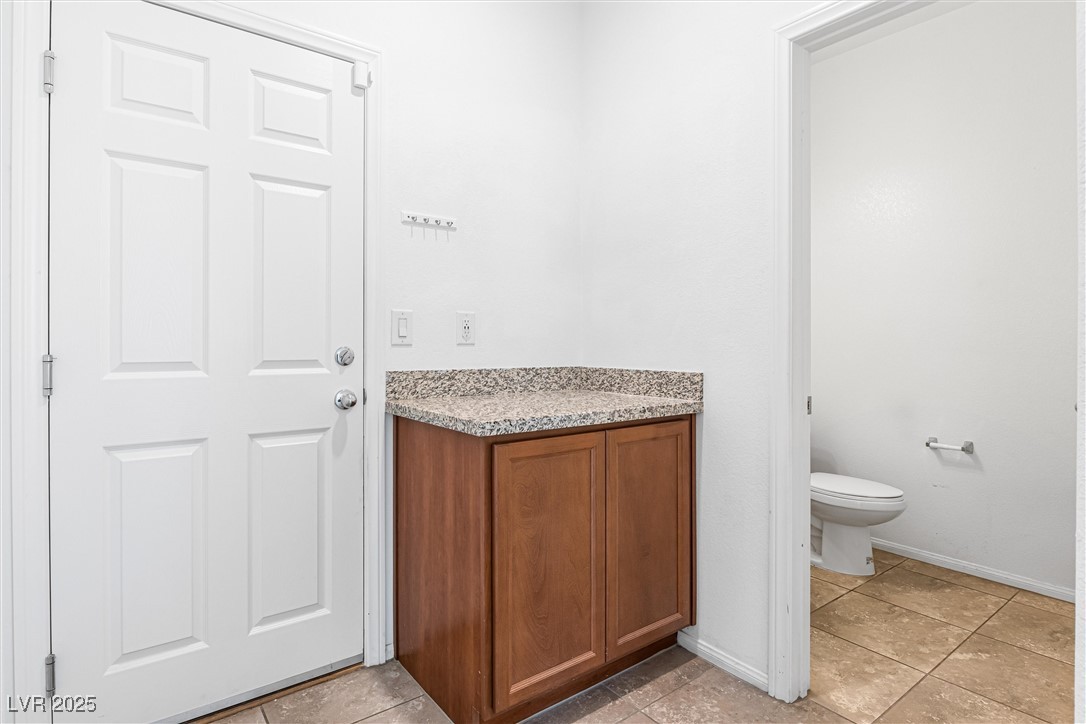 5276 Steptoe Street Property Photo 13