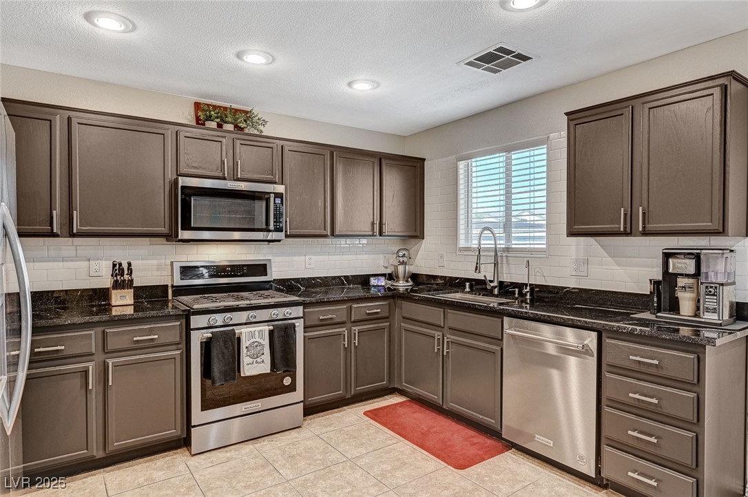 9196 Starling Wing Place Property Photo 14