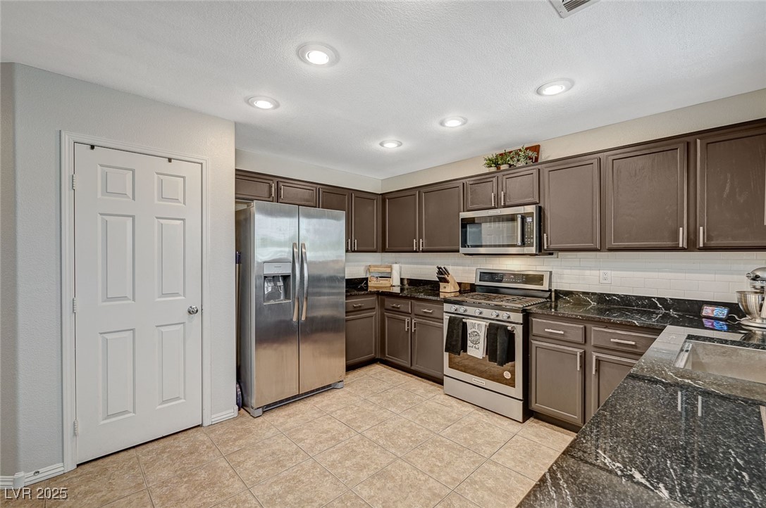 9196 Starling Wing Place Property Photo 15