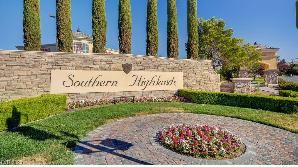 12 Pebble Hills Court Property Photo 1