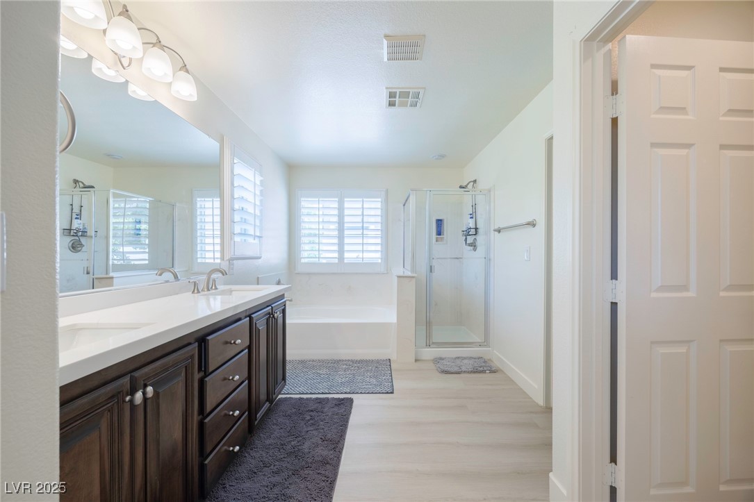 10543 Winter Grass Drive Property Photo 13