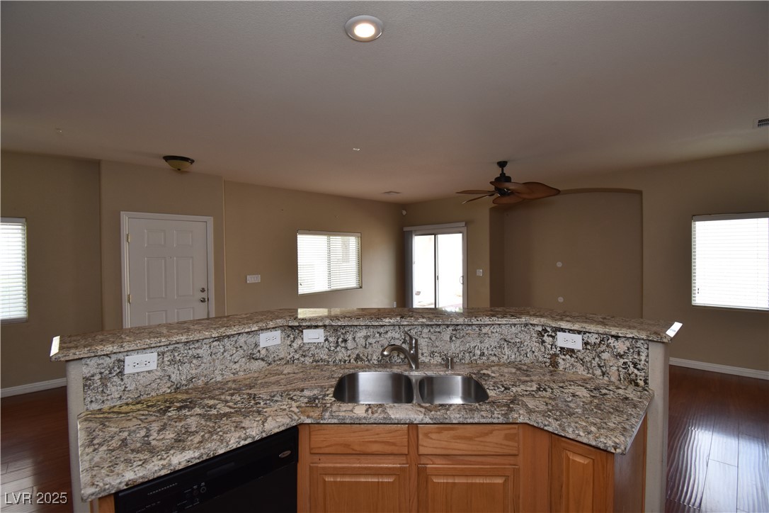 2078 Scanlon Ferry Court 103 Property Photo 7